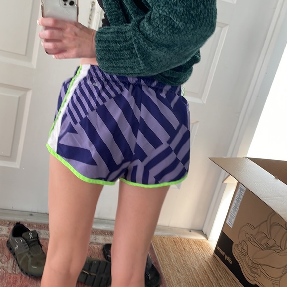 Nike Dri-Fit Tempo Shorts - Picture 8 of 8